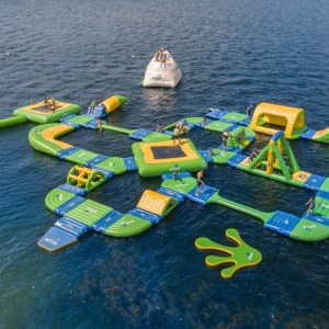 a small boat in a body of water